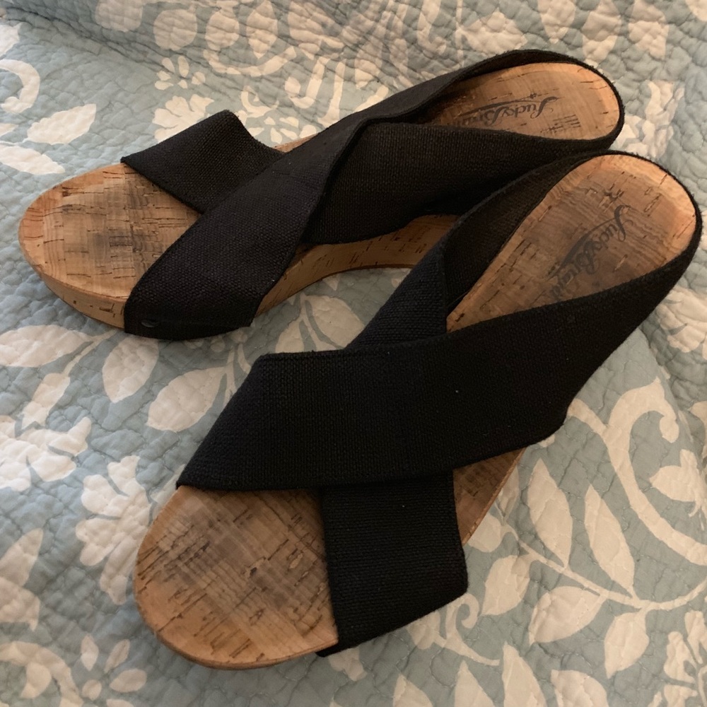 Lucky brand sandals